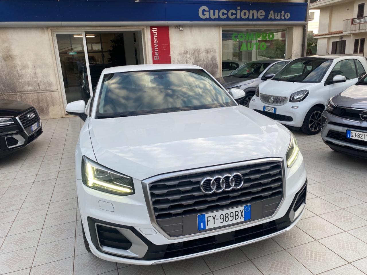 Audi Q2 30 TDI Identity Black