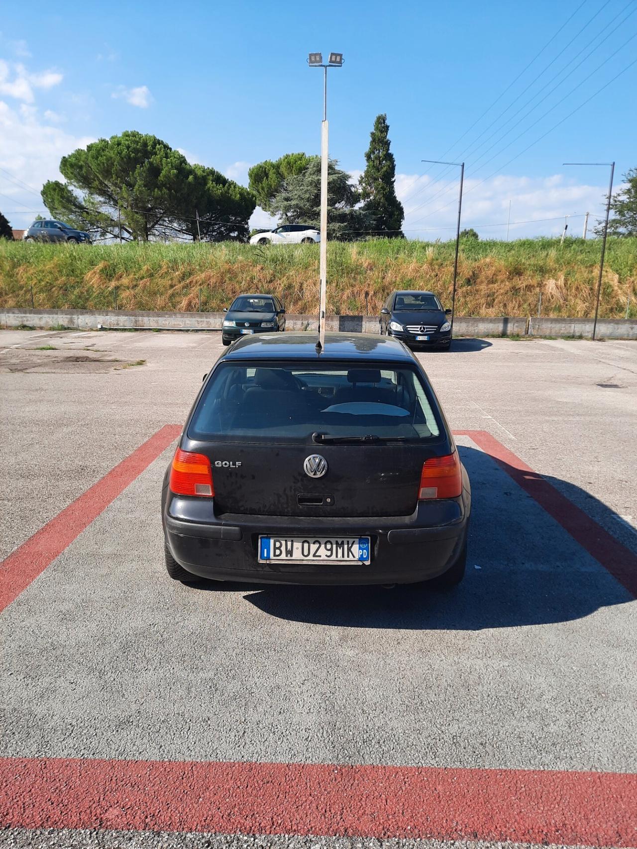 Volkswagen Golf 1.4 16V cat 5 porte Air Ok neopatentati