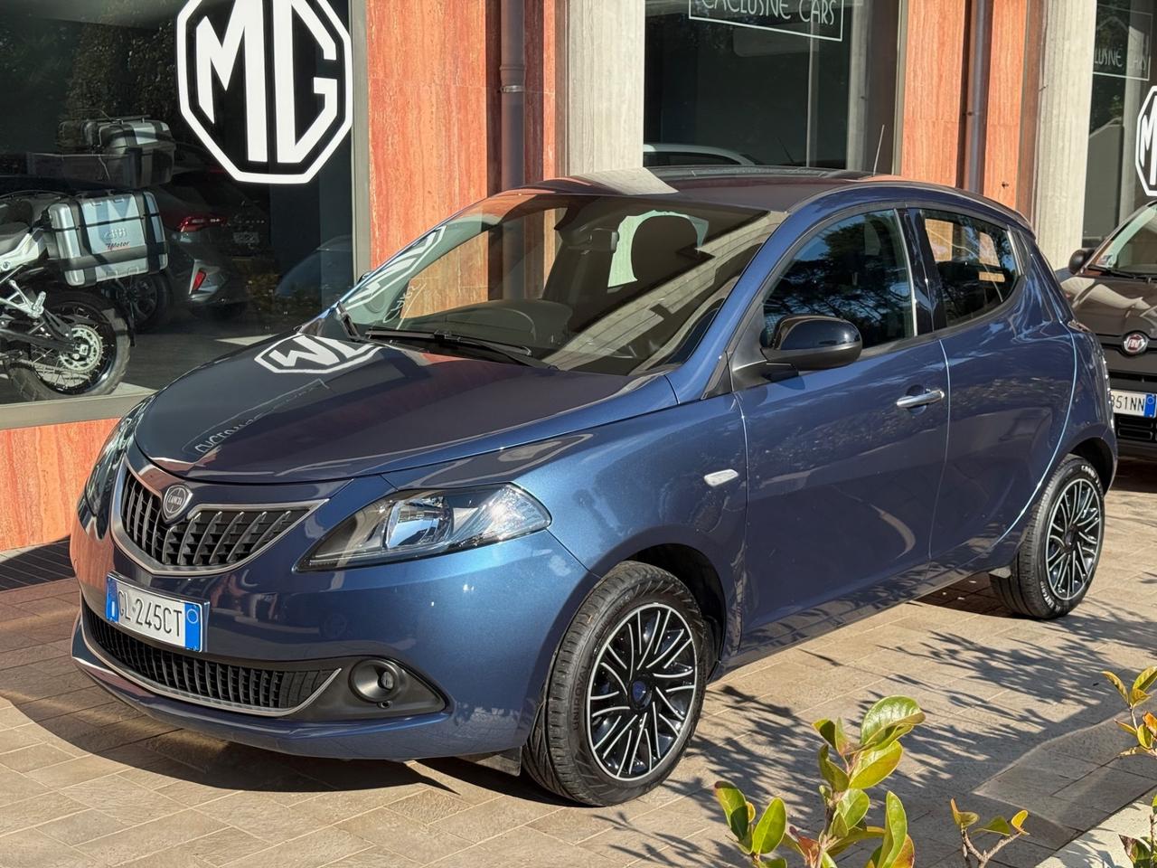 Lancia Ypsilon Hybrid 1.0 cc 70 cv 5 porte Gold