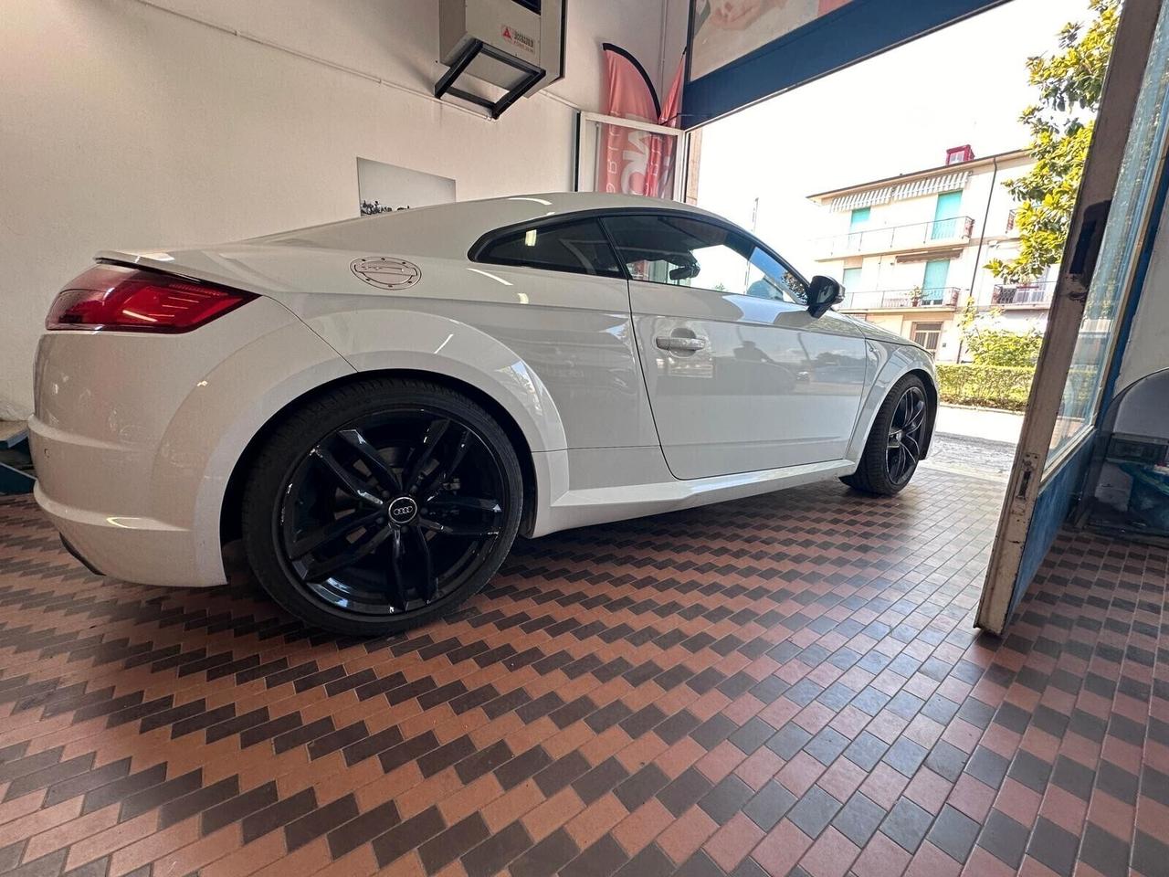 Audi TT Coupé 2.0 TFSI S line