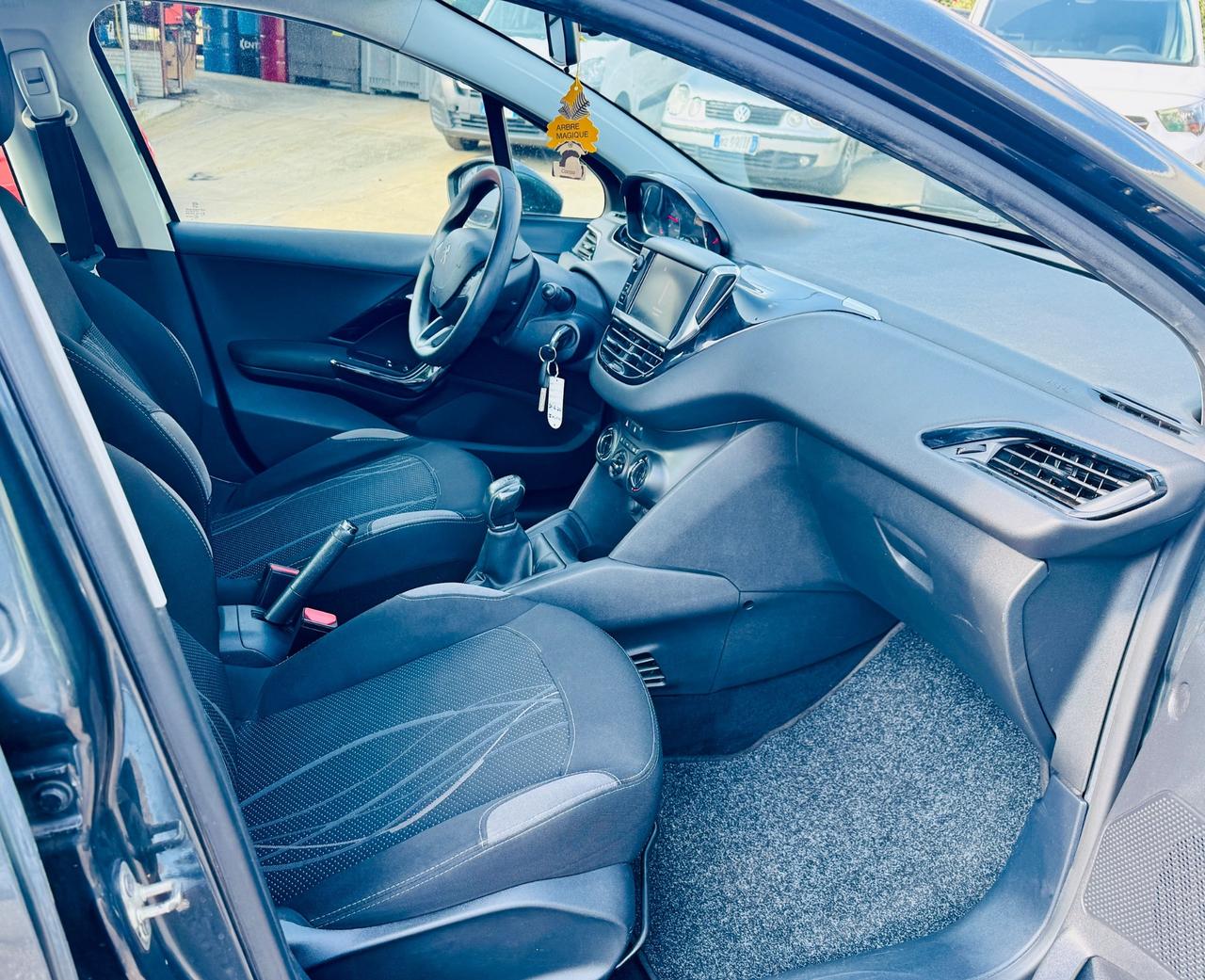Peugeot 208 PureTech 82 5 porte Allure