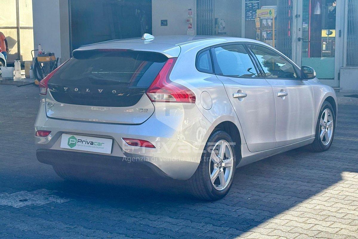 VOLVO V40 D2 R-design Kinetic