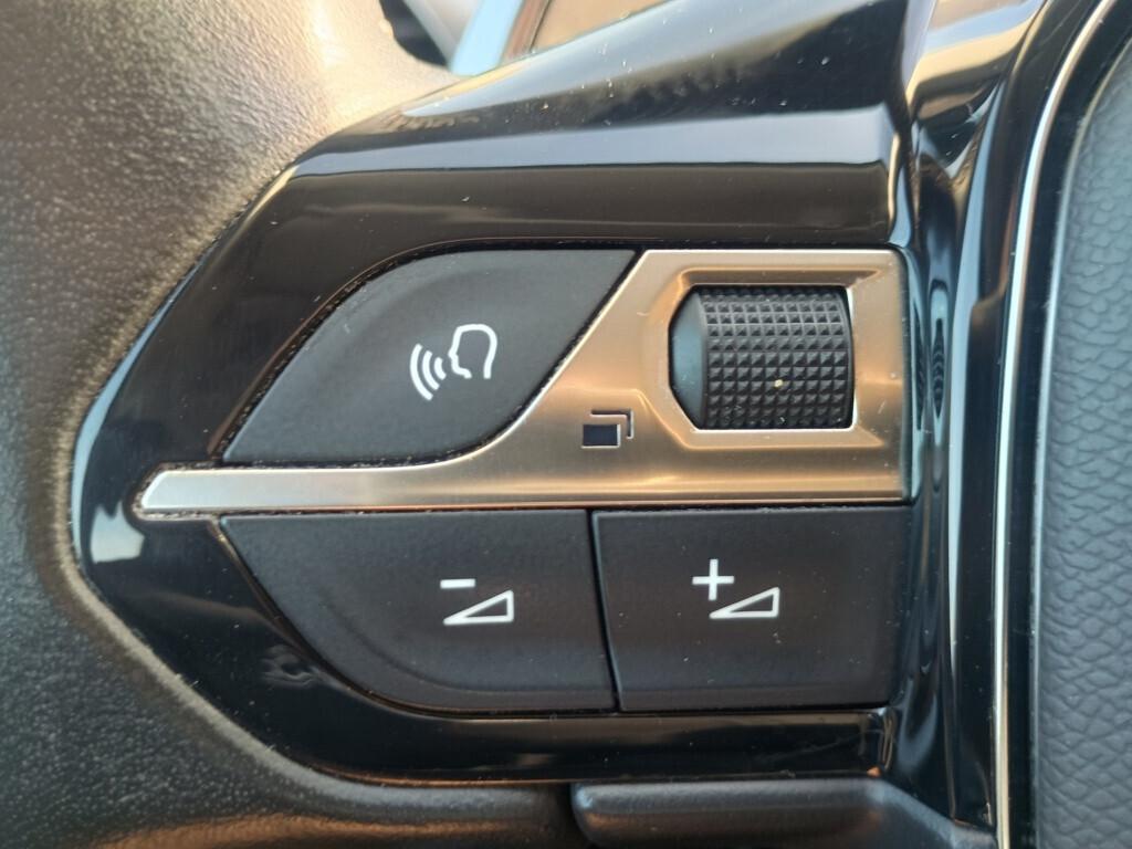 Peugeot 3008 1.5 BlueHDi 130cv EAT8 Active Pack