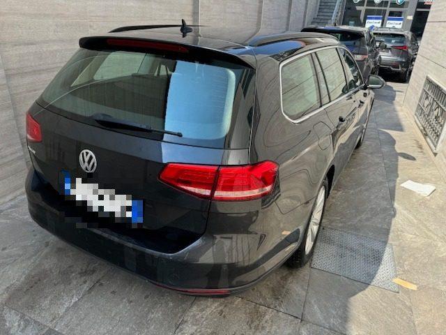 VOLKSWAGEN Passat Variant 1.6 TDI SCR DSG Business BMT