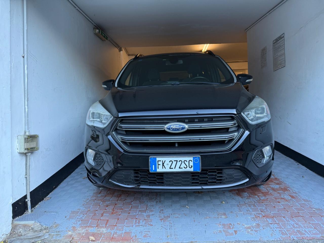 Ford Kuga 2.0 TDCI 150 CV S&S 4WD Powershift ST-Line Business