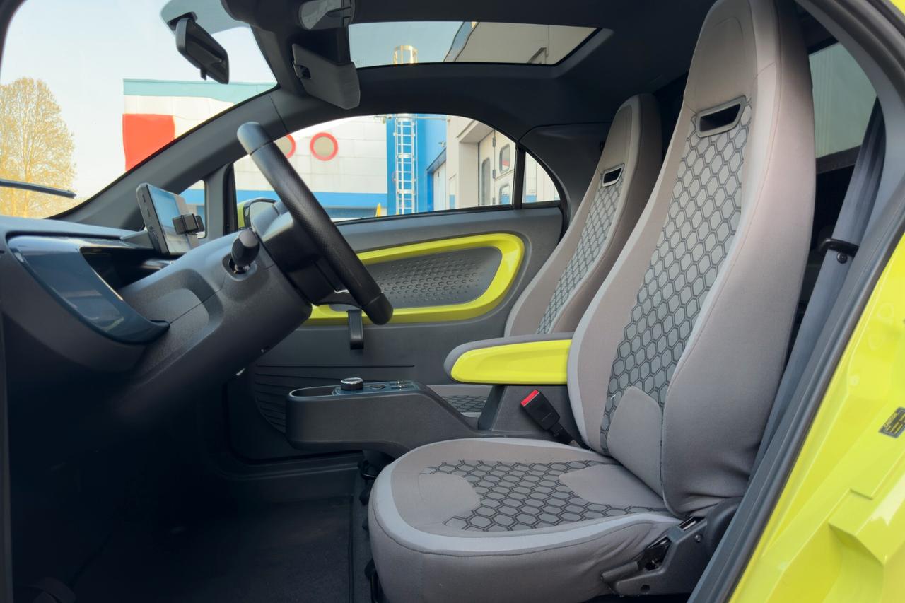 Xev Yoyo AUTO IN ARRIVO
