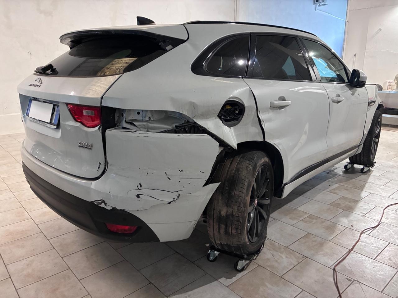 Jaguar F-Pace 2.0 D 180 CV AWD aut. R-Sport