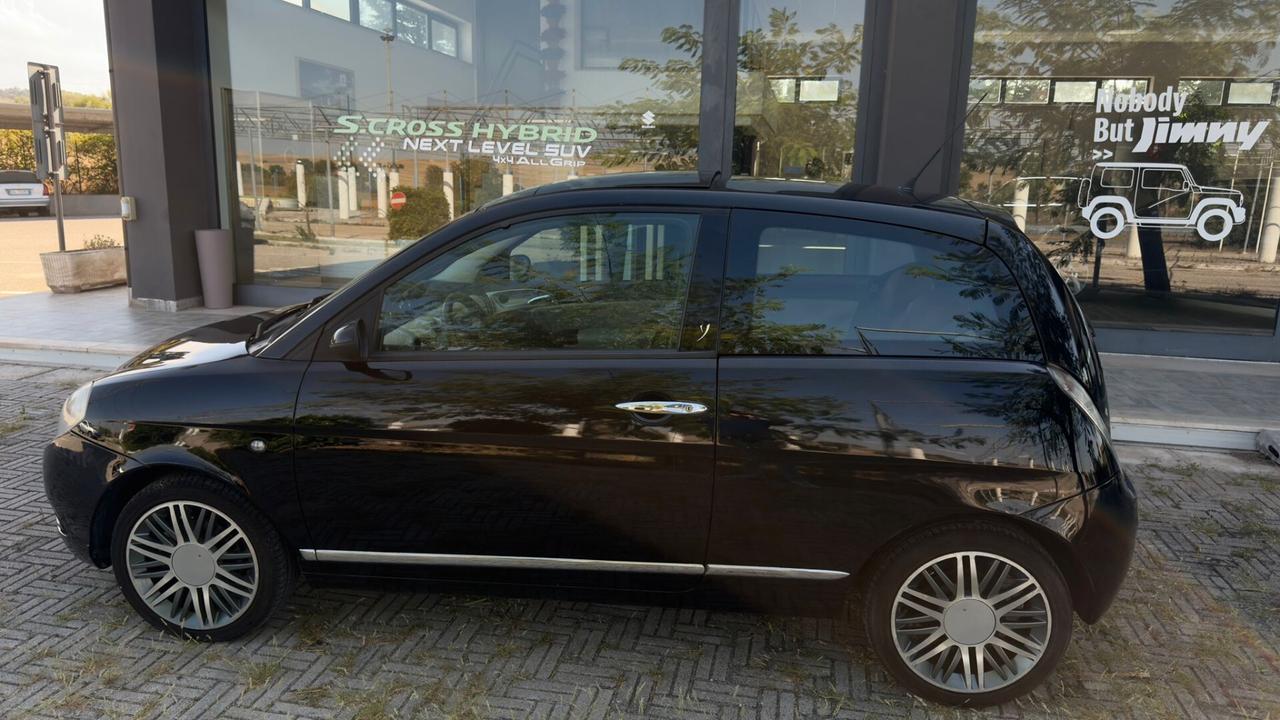 Lancia Ypsilon 1.3 MJT 90 CV Platino