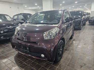 NUOVA TOYOTA iQ 1.0 VVT-i SOL 68CV BLACK LINE