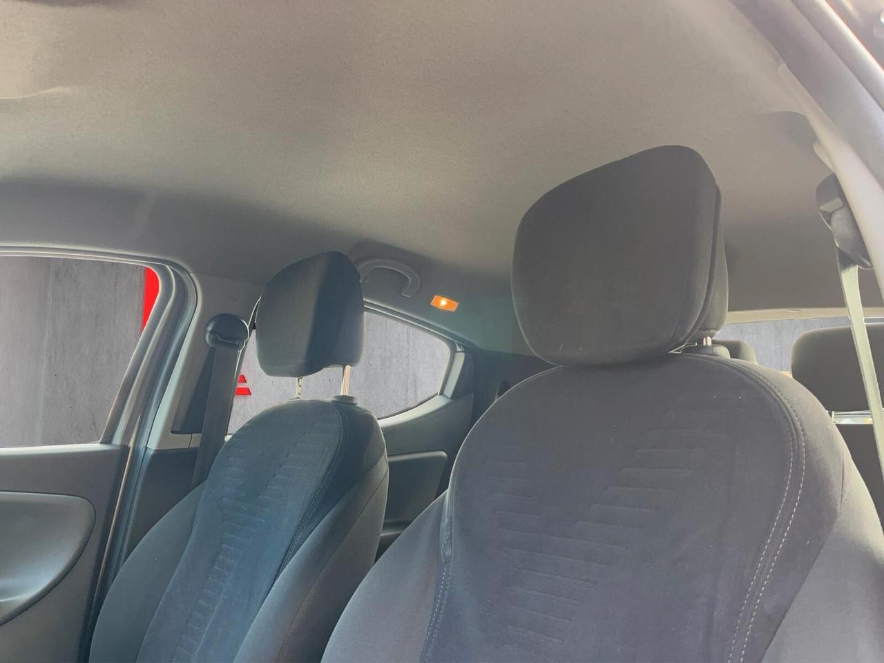 Lancia Ypsilon 1.2 69 CV 5 porte S&S Silver
