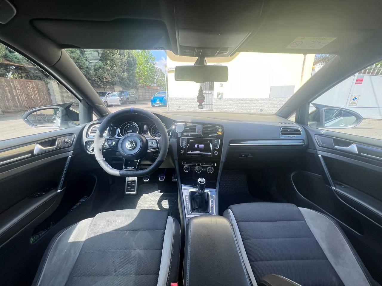 Volkswagen Golf 2.0 TSI R #10432