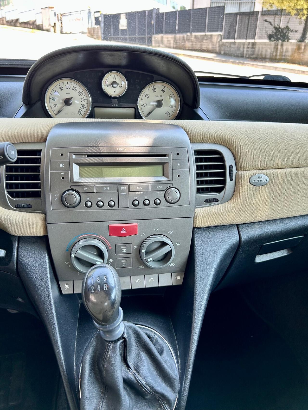 Lancia Ypsilon 1.2 Oro berlina 2 volumi - APPENA TAGLIANDATA - OK NEOPATENTATI