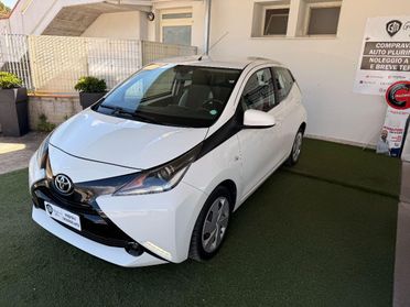 TOYOTA - Aygo 5p 1.0 x-play my15