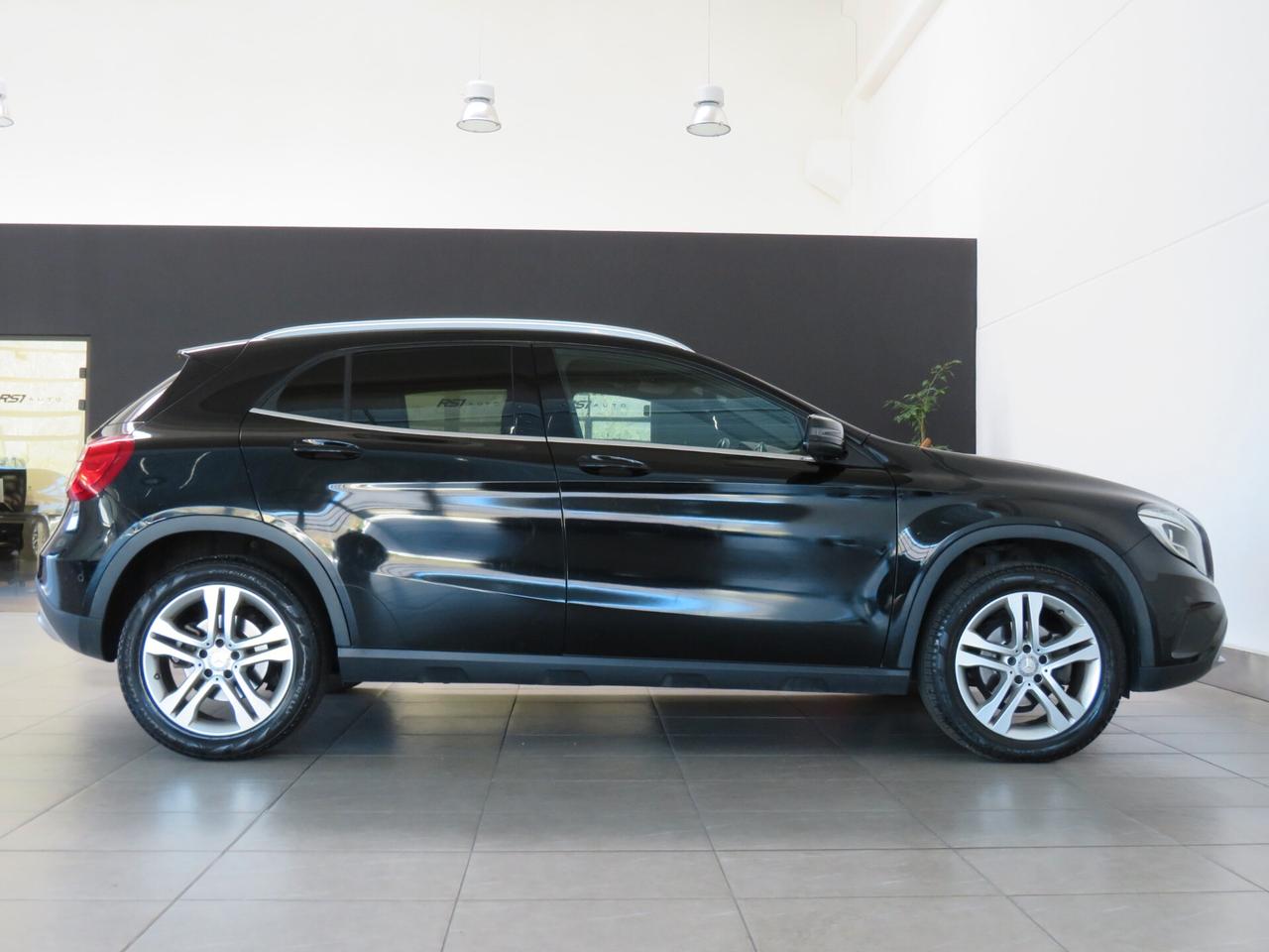 Mercedes-benz GLA 220 4matic premium