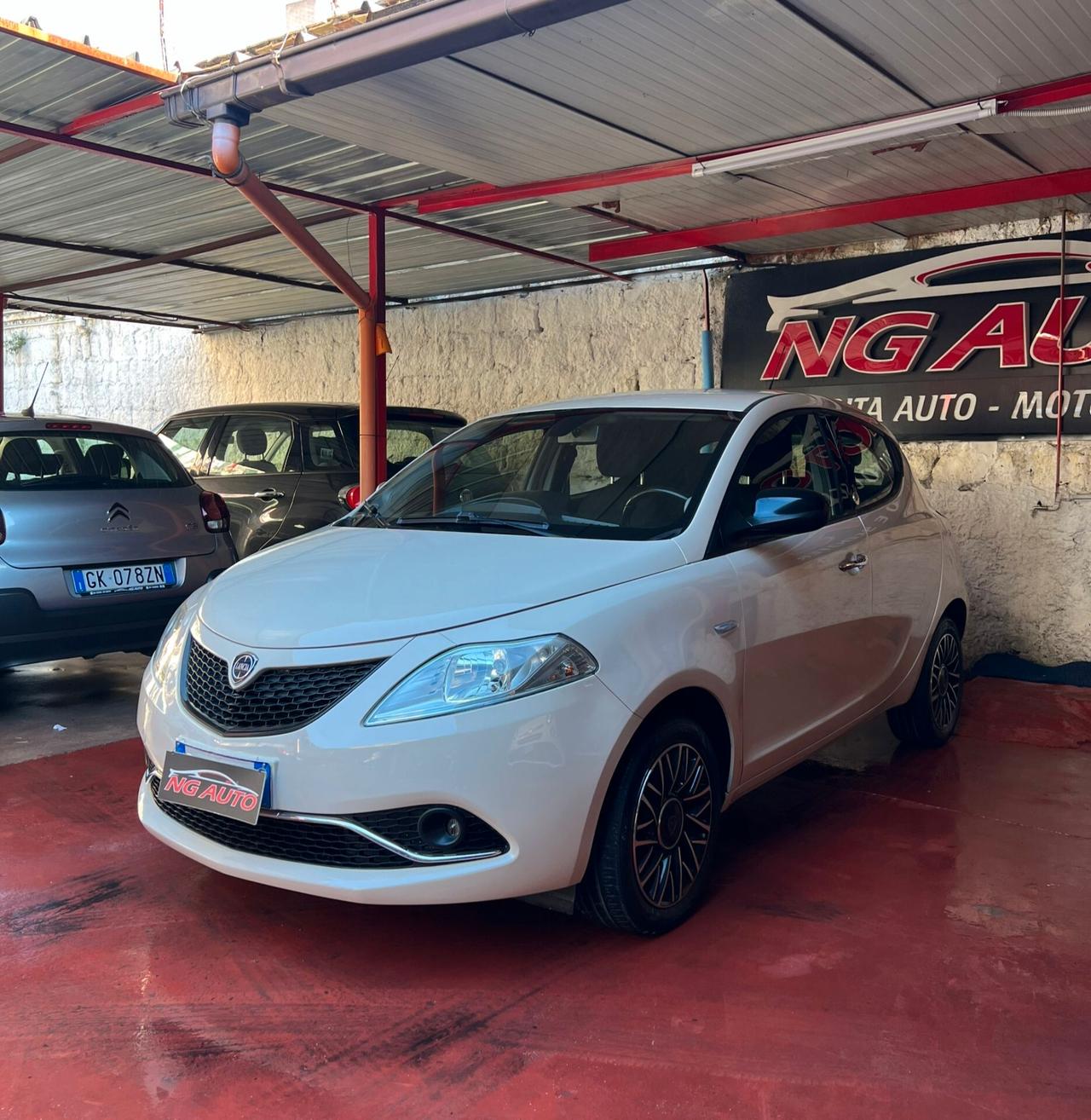 Lancia Ypsilon 1.2 69 CV 5 porte GPL Ecochic Platinum