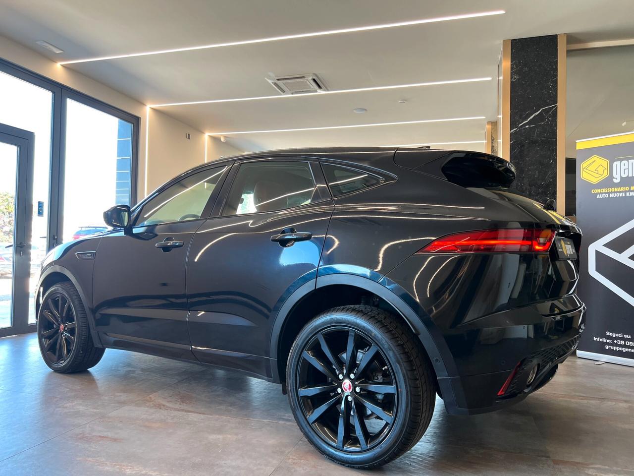 Jaguar E-Pace 2.0D 240 CV AWD aut. R-Dynamic HSE