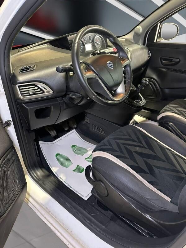 Lancia Ypsilon 1.2 69 CV 5 porte Gold(NEOPATENTATI)