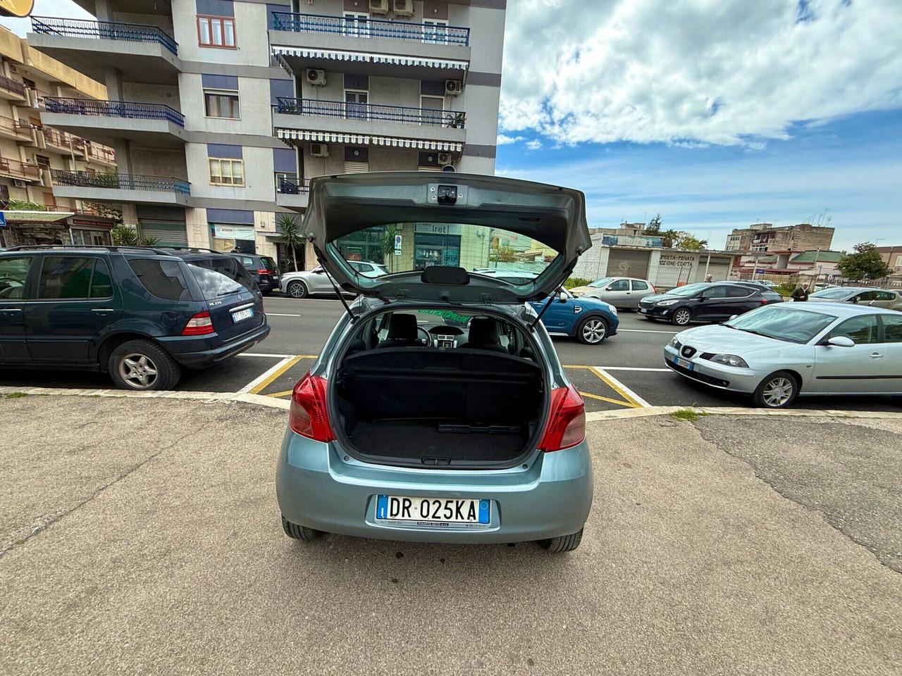 Toyota Yaris 1.0 5 porte