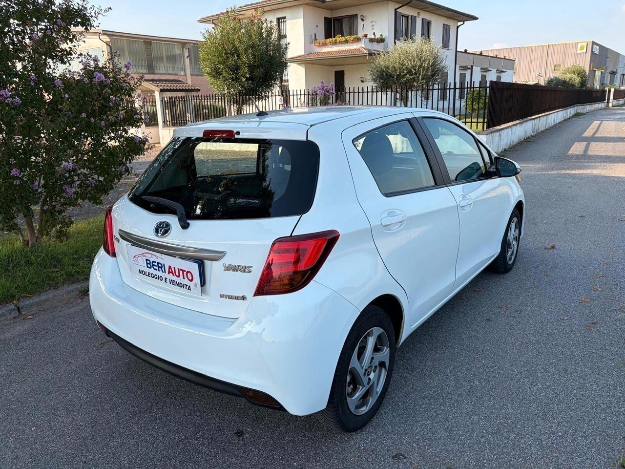 Toyota Yaris 1.5 Hybrid 5 porte activ