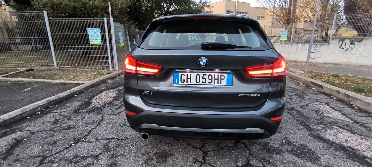 BMW X1 auto incidentata