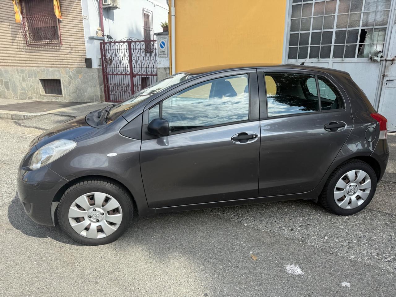 Toyota Yaris 1.0 5 porte Sol GPL