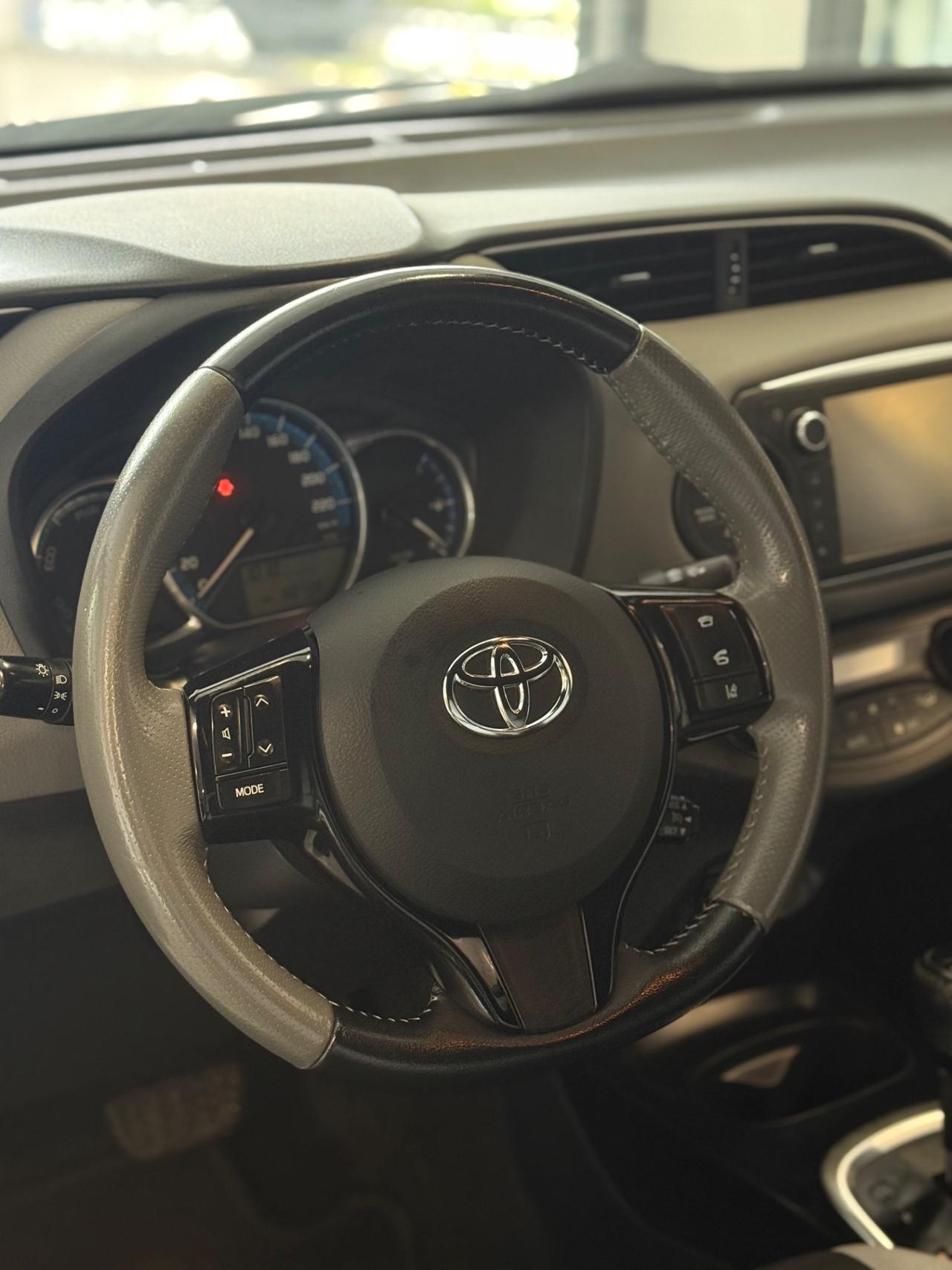 Toyota Yaris 1.5 Hybrid 5 porte Trend Platinum Edition