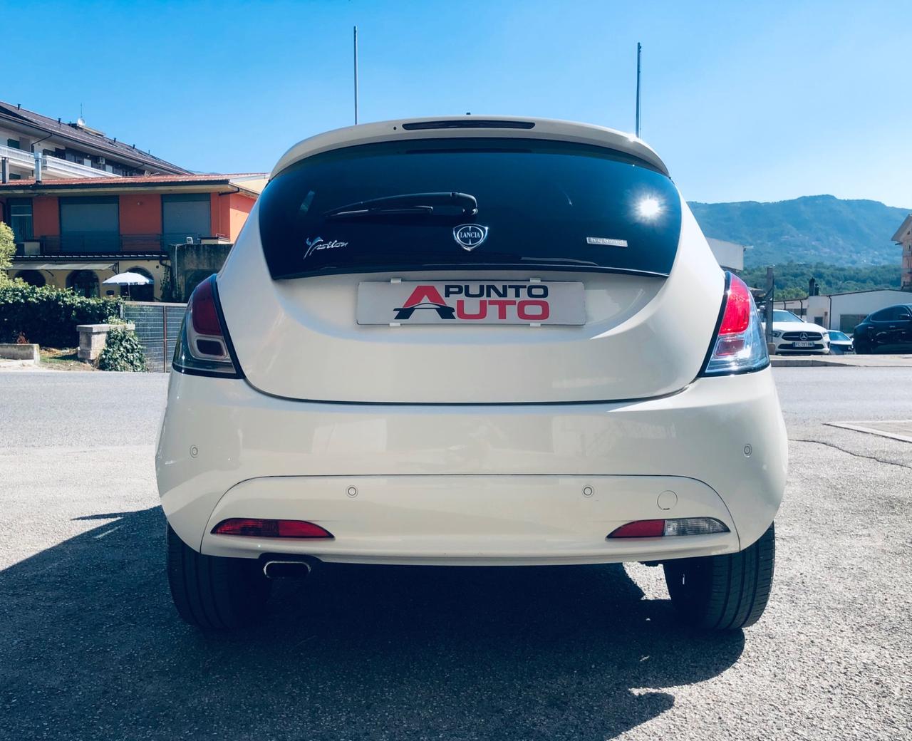 Lancia Ypsilon 1.0 FireFly 5 porte S&S Hybrid Ecochic Gold