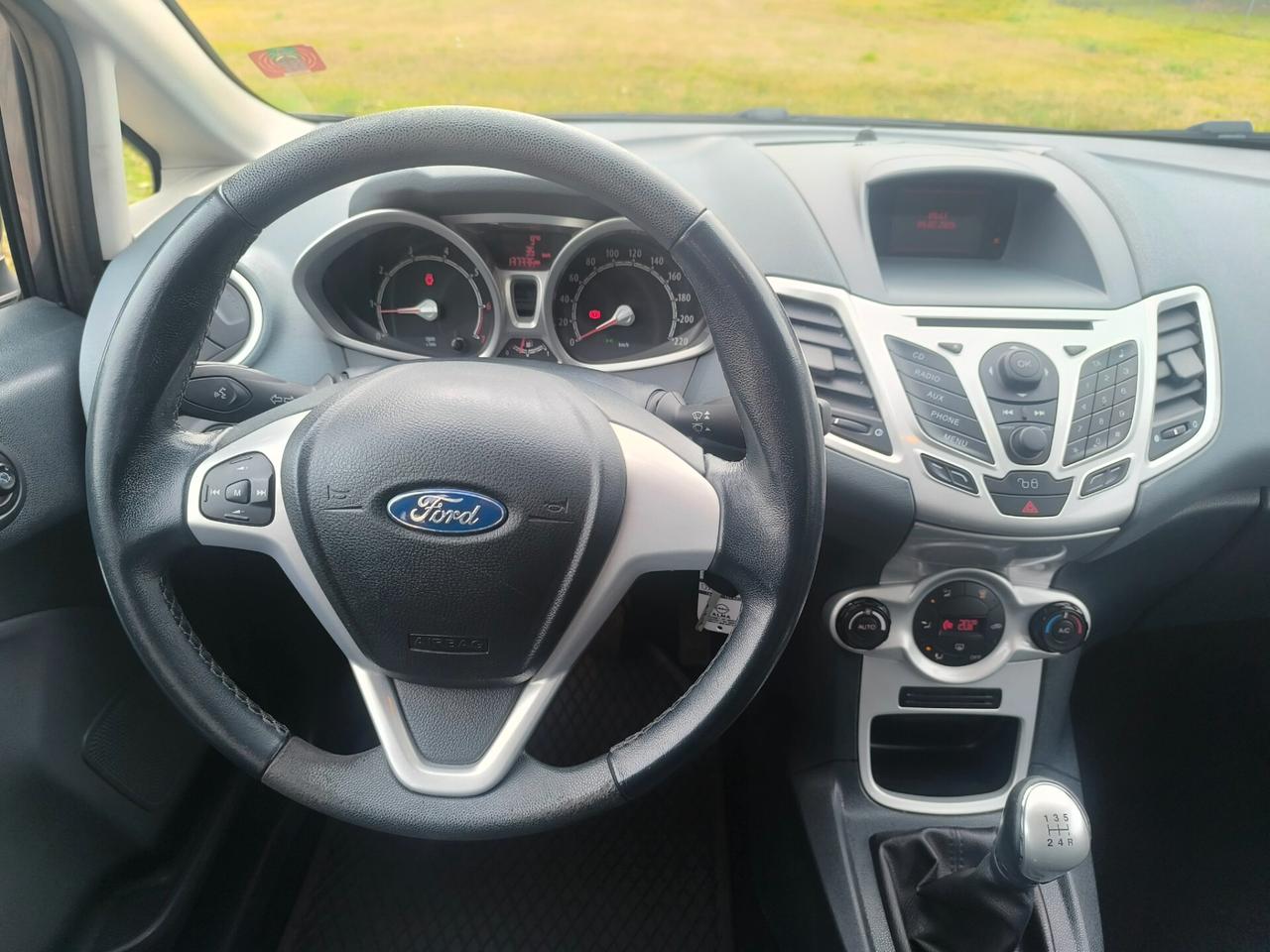 Ford Fiesta benzina km 137mila neopatentati