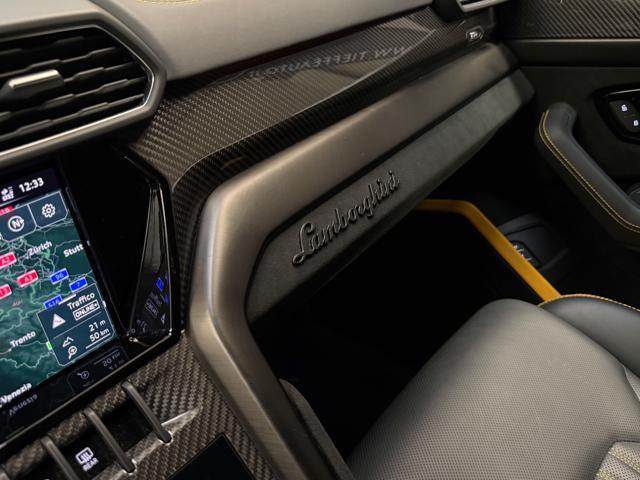 LAMBORGHINI Urus 4.0 Performante