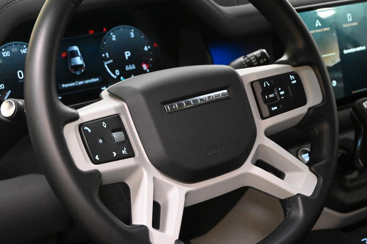 LAND ROVER Defender (2019) Defender 110 3.0D I6...