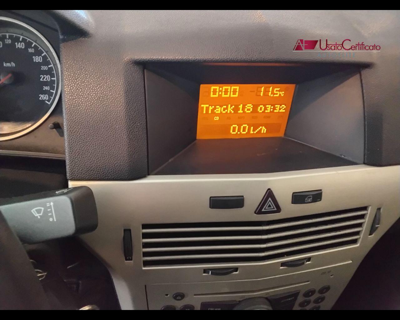 OPEL Astra TwinTop 1.6 16V Twinport Cosmo