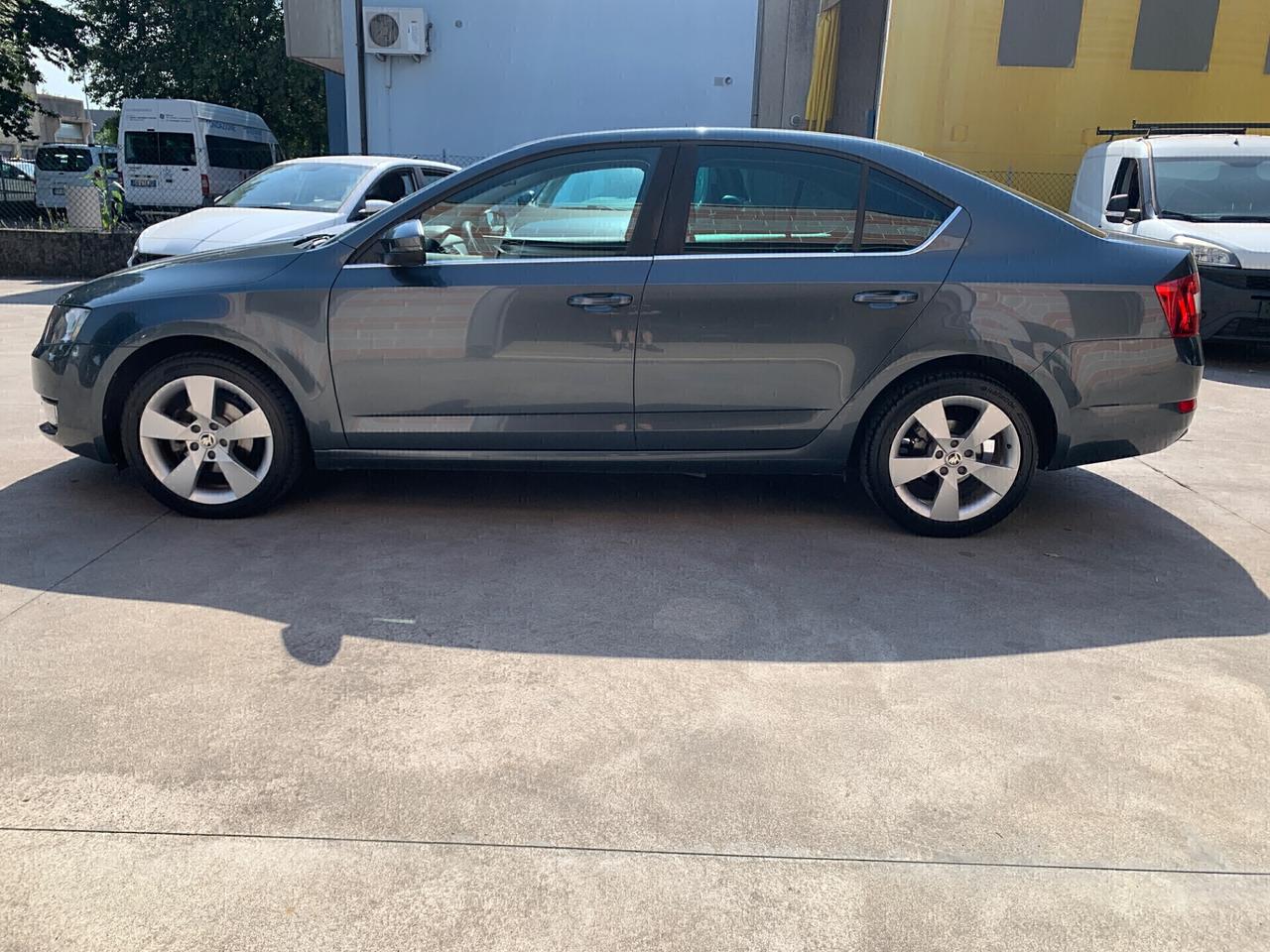 Skoda Octavia 1.6 TDI 105 CV DSG