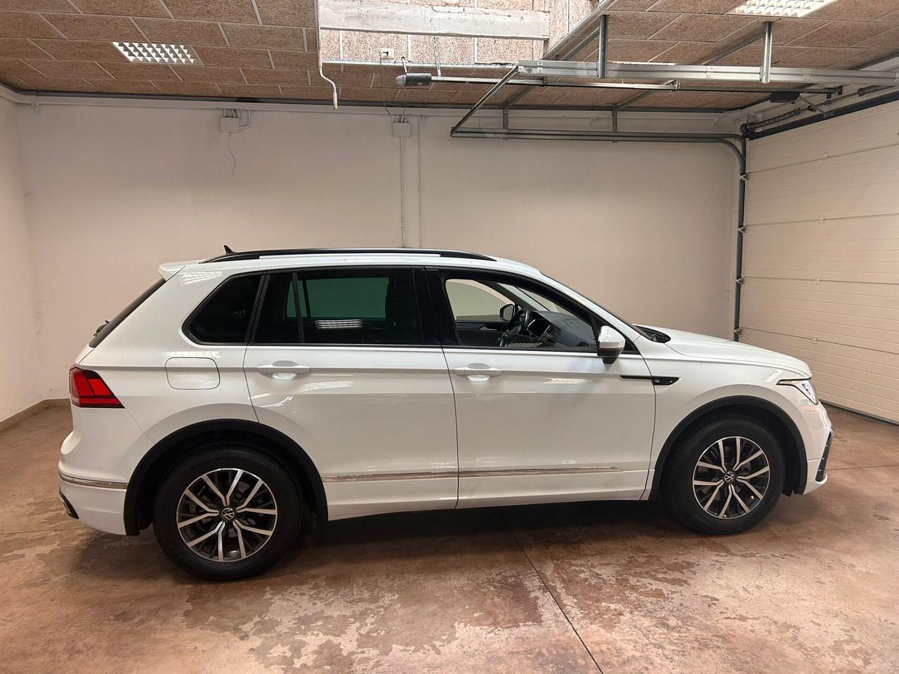 Volkswagen Tiguan 2.0 TDI 150 CV SCR DSG R-Line