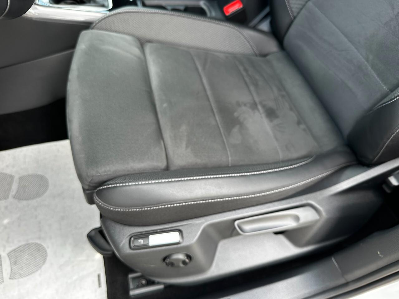 Volkswagen T-Roc 2.0 TDI 150 DSG Style LINE _ VIRTUAL_NAVI_FULL LED_SEDILI MASSAGE