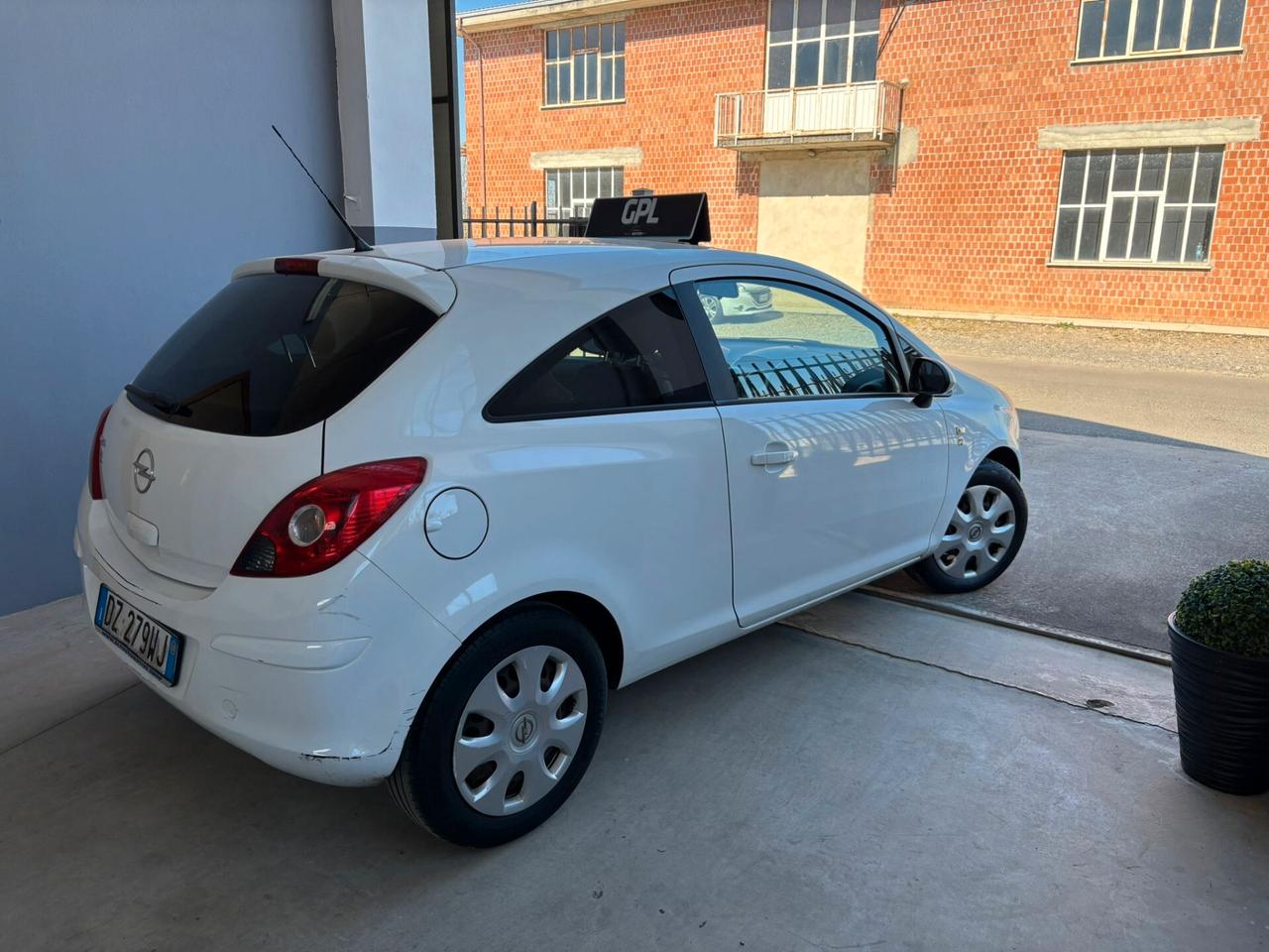 Opel Corsa 1.2 80CV 3 porte GPL-TECH Edition