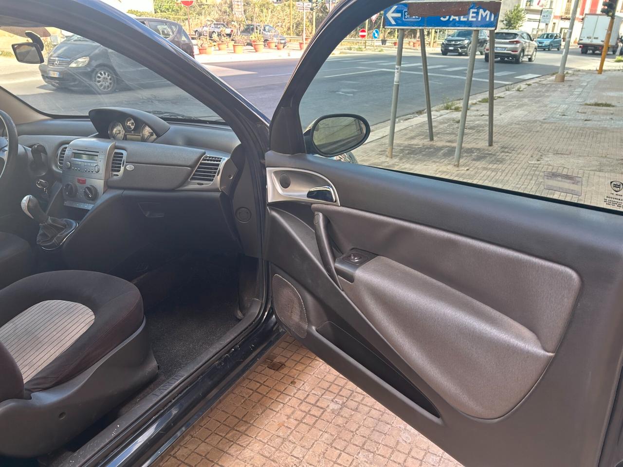 Lancia Ypsilon 1.3 MJT 75 CV Argento