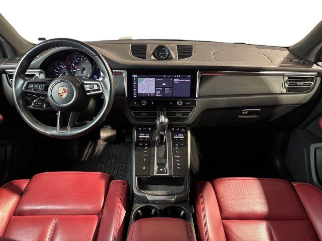 PORSCHE Macan 2.0