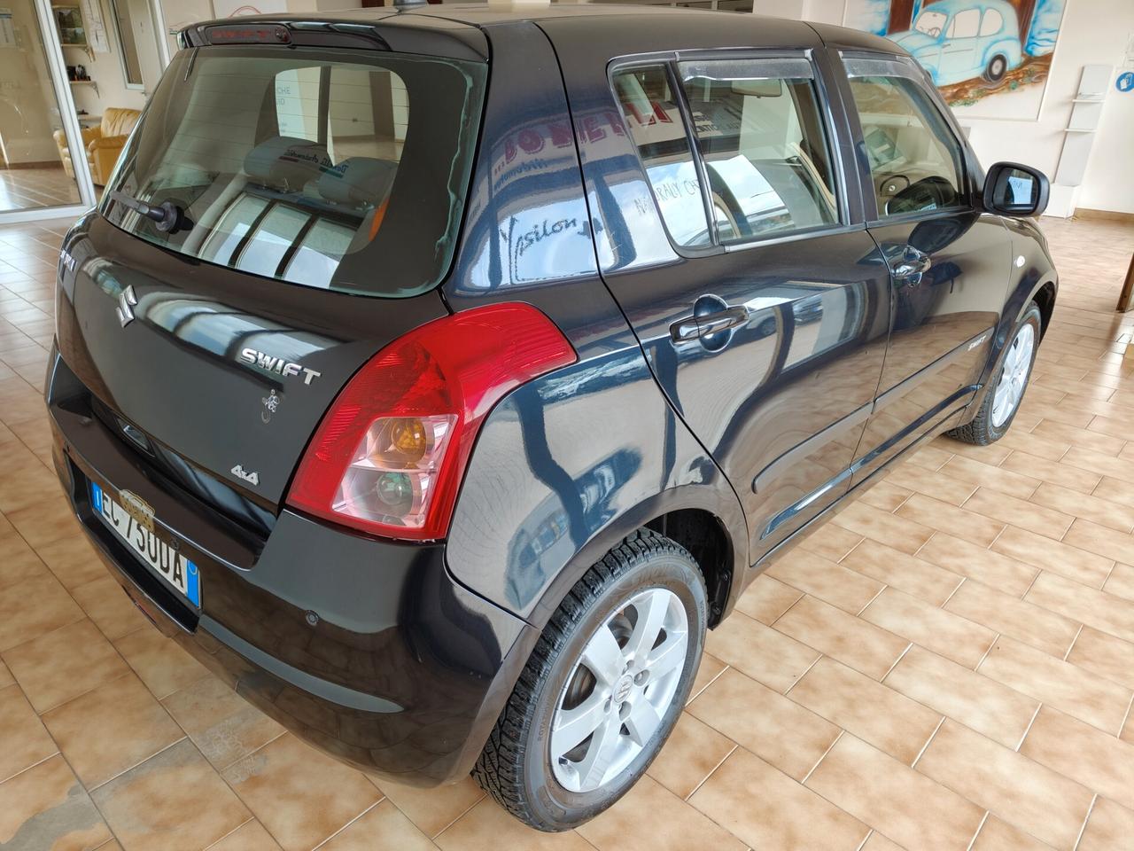 Suzuki Swift 1.3 4x4 5p. Outdoor Line GL
