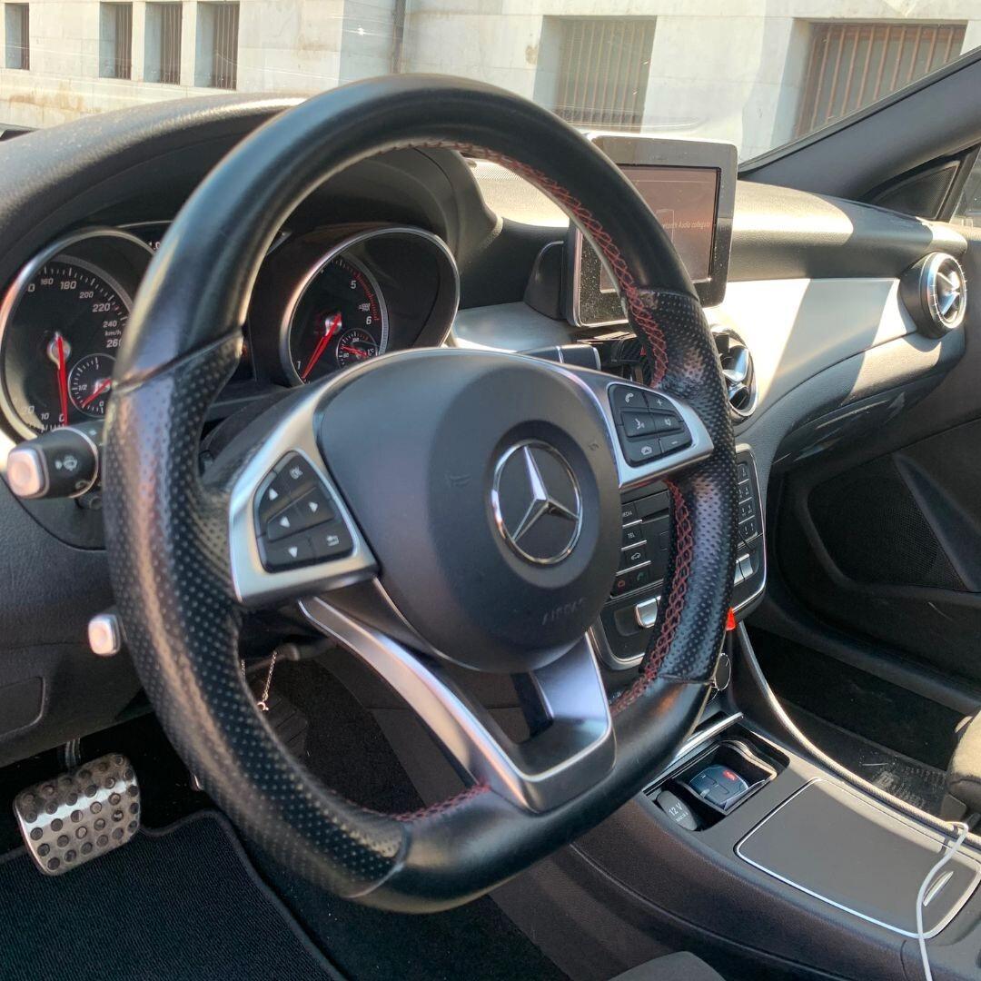 Mercedes CLA 4Matic Premium **FULL**