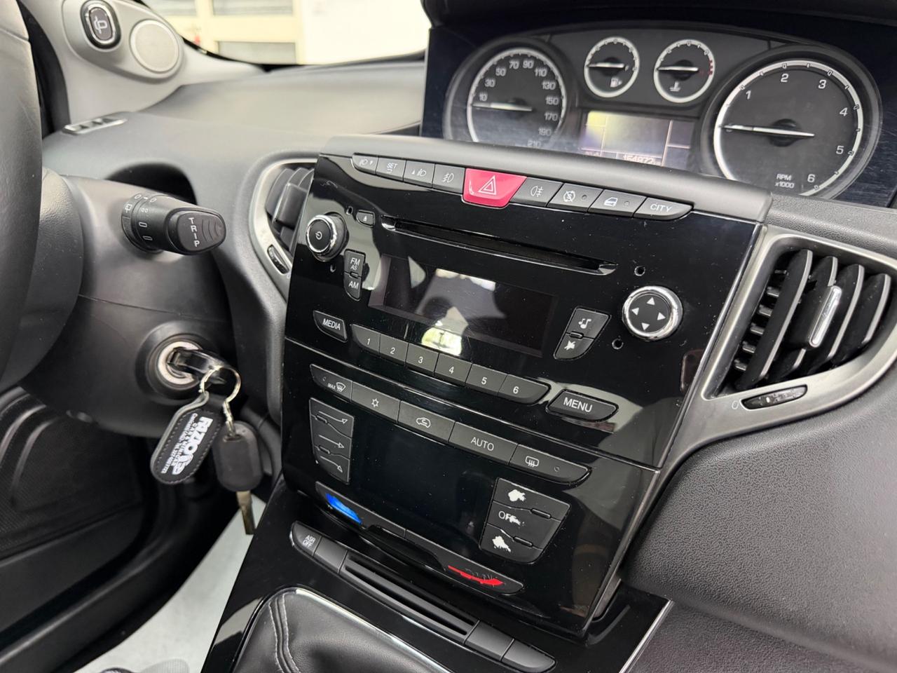 Lancia Ypsilon 1.3 MJT 95Cv