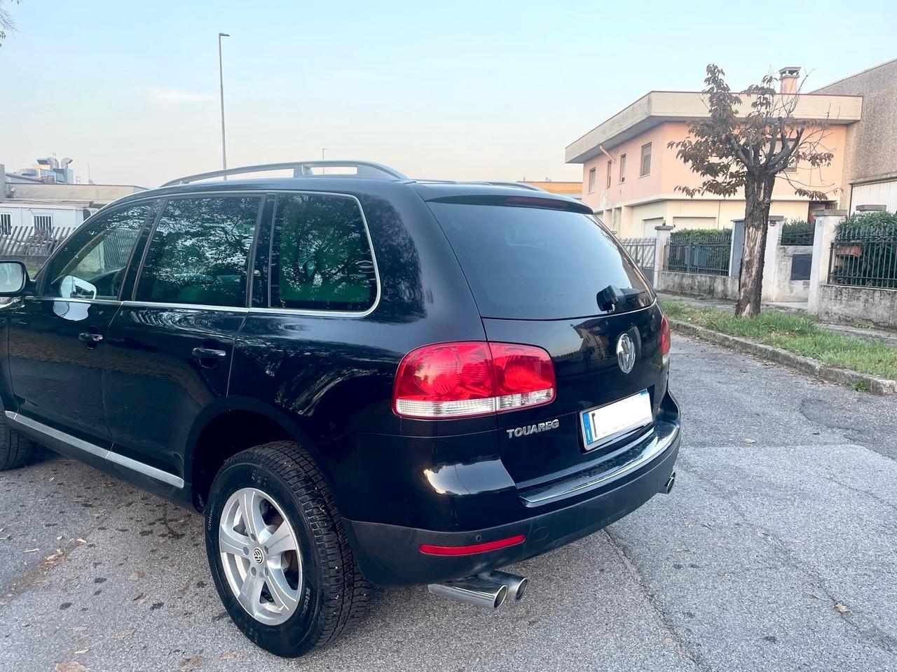 Volkswagen Touareg 3.0/240CV V6 TDI DPF tip. Exclusive