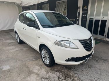 Lancia Ypsilon 0.9 TwinAir 85 CV 5 porte Metano