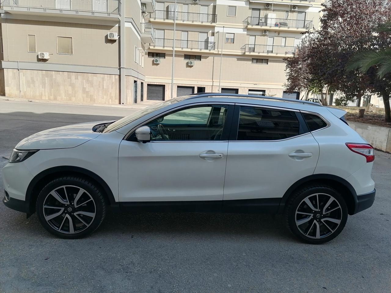 Nissan Qashqai 1.5 dCi DPF TEKNA TETTO FULL