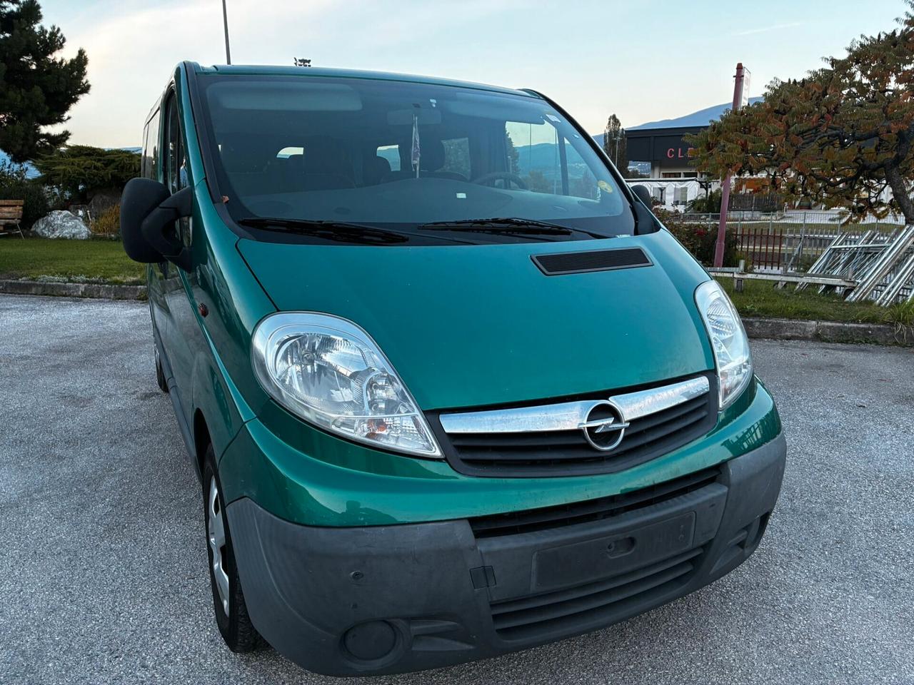 OPEL VIVARO 9 POSTI 2.0 DCi 115CV 6M + GANCIO + DOPPIA PORTA LATERALE