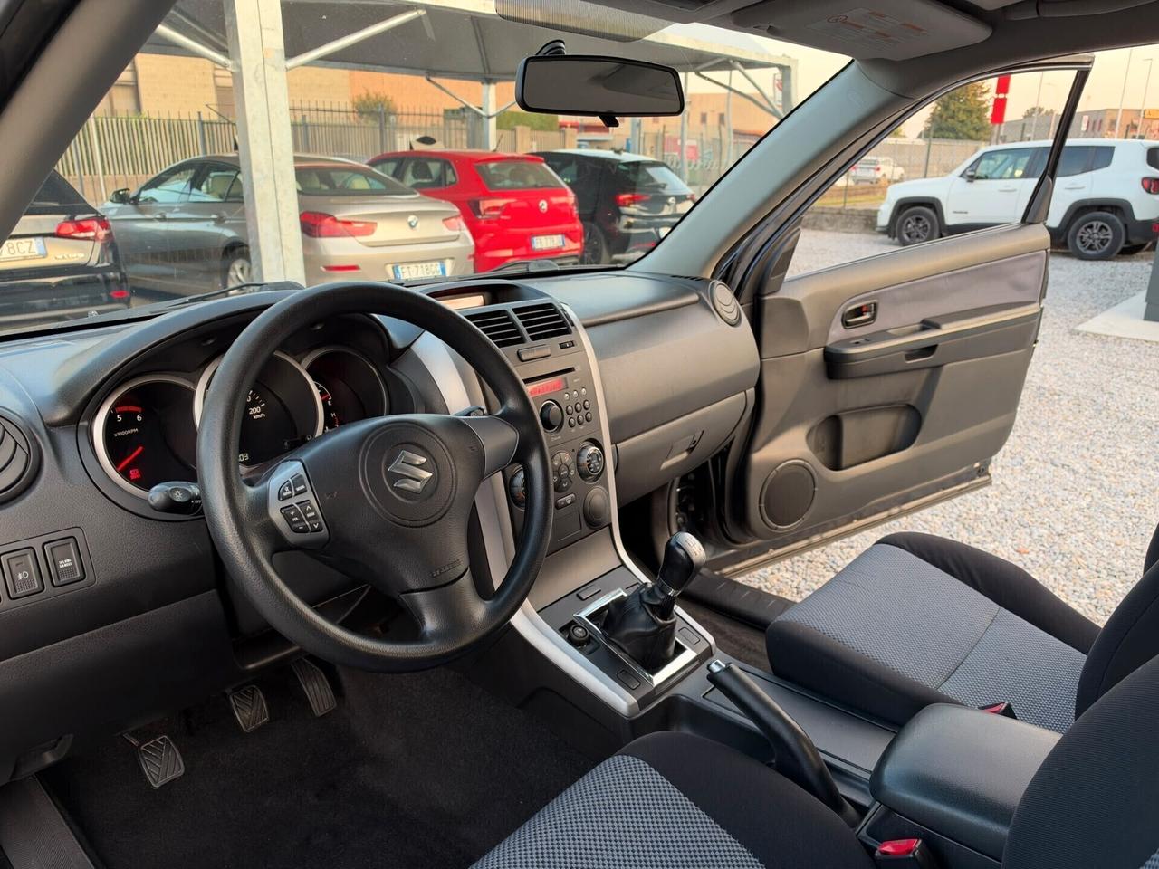 Suzuki Grand Vitara 1.9 DDiS 3 porte OK NEOPATENTATI