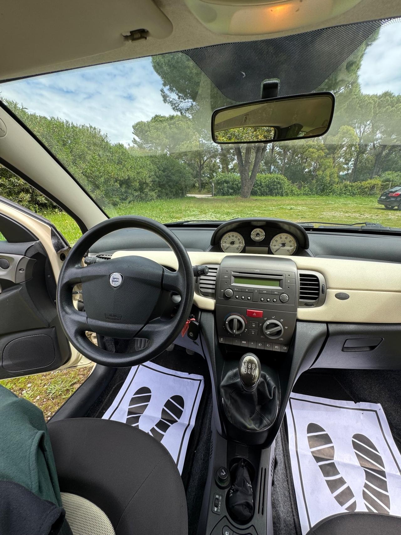 Lancia Ypsilon 1.2 Oro 100
