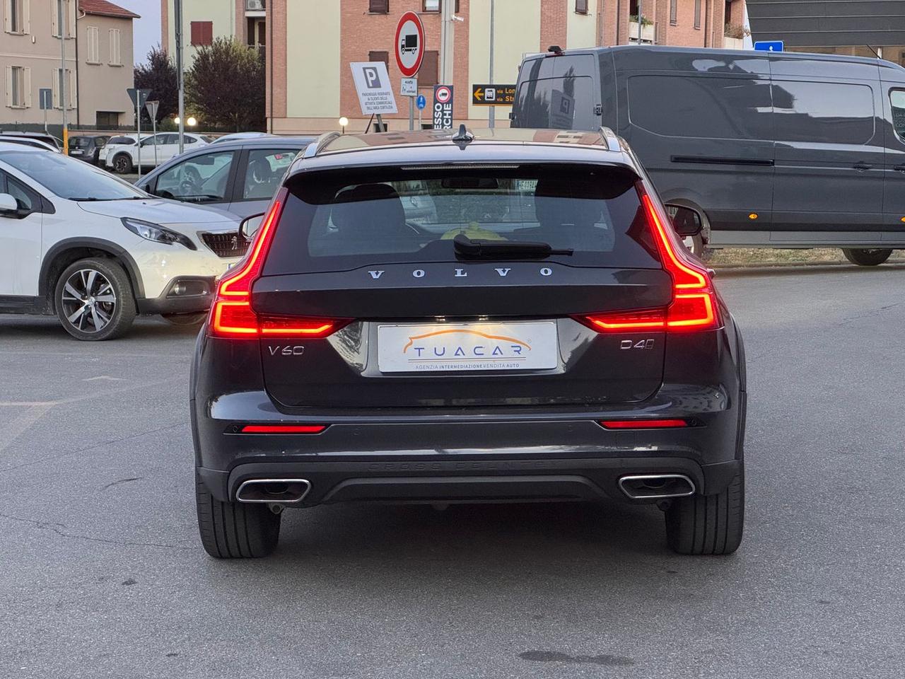 Volvo V60 Cross Country Pro 2.0 D4 #50524