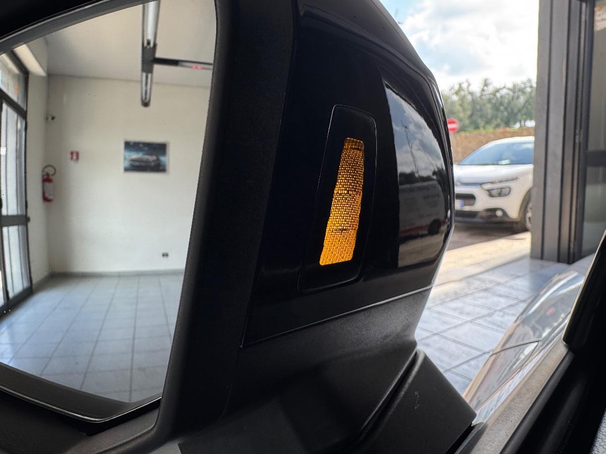 AUDI Q3 35TDI S tronic Business UNICO PROP/ MATRIX