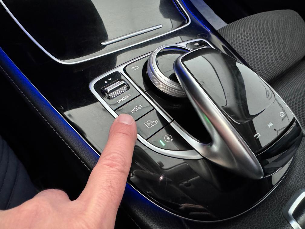 Mercedes E 220 D Premium Plus SW All-Terrain Head-Up Full