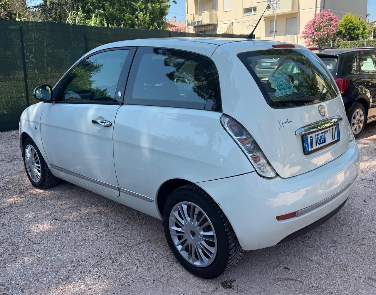 Lancia Ypsilon 1.4 Argento Ecochic GPL